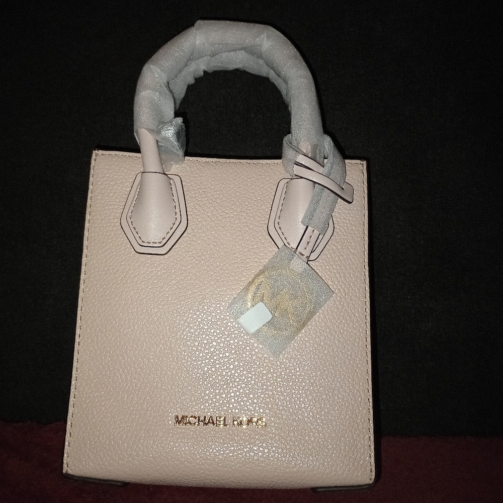 NWT Michael kors Mercer Extra-Small Pebbled Leather Crossbody Bag Powder Blush